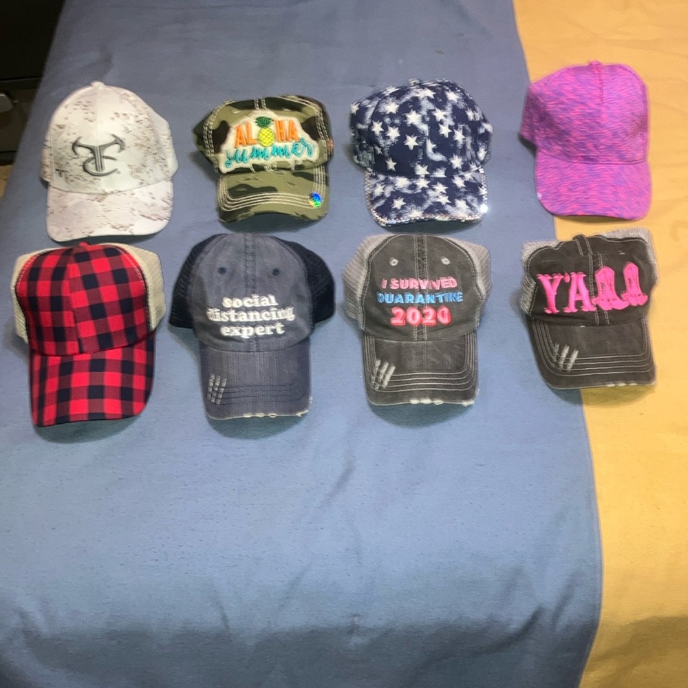 USED EXCELLENT CONDITION!!! Different styles and color hats.